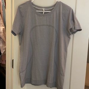 Lululemon relaxed swiftly